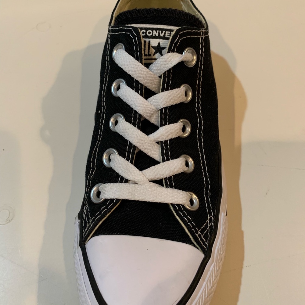 Converse All Star Low Tops Women’s 5.5/Men’s 3.5